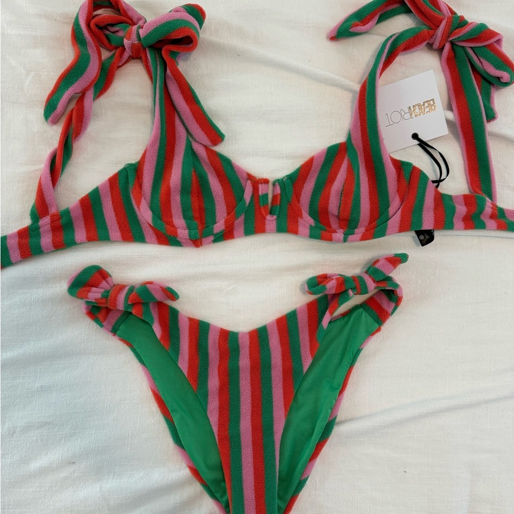 NWT beach riot swimsuit